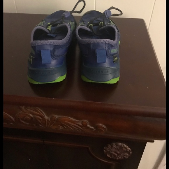 Shoes - Picture 3 of 4